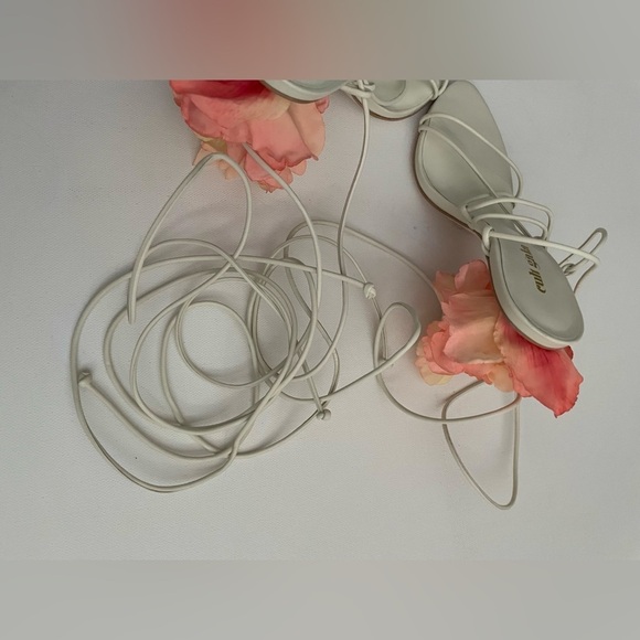 Cult Gaia Off White Effie Flower Petal Heel Strappy Sandals 36 6 Lace Up Wedding - Picture 7 of 13